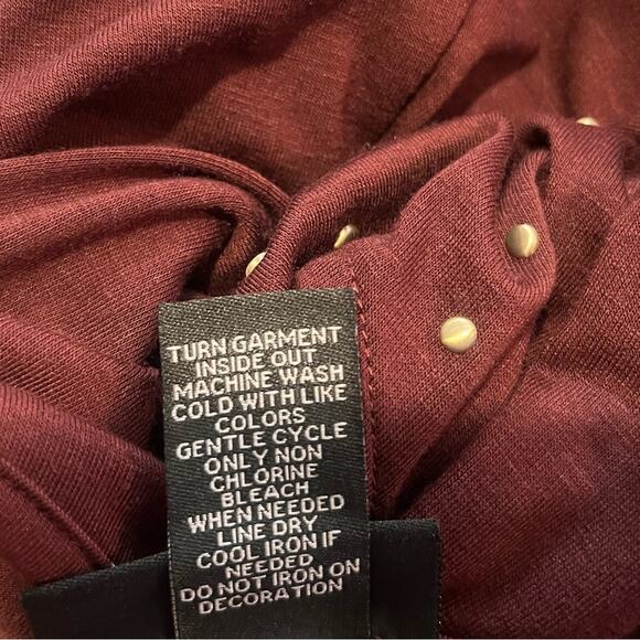 Catherines Black Label short sleeve knit maroon top round studs on front size 2X - Picture 5 of 10
